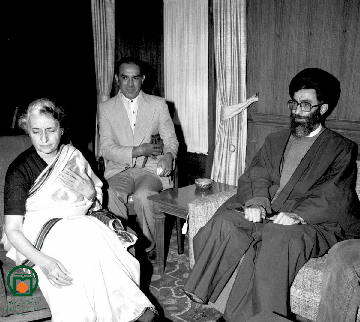 تصویر آیت‌الله سید علی حسینی خامنه‌ای