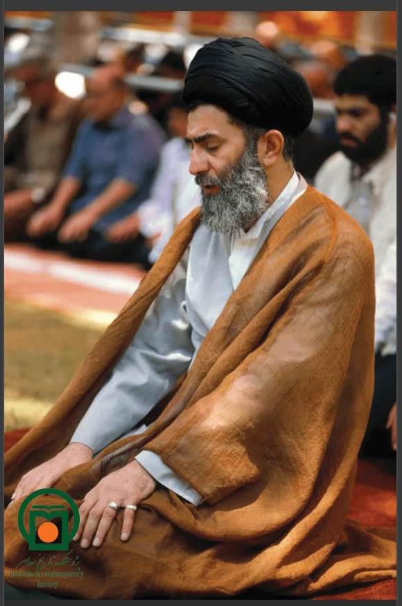 تصویر آیت‌الله سید علی حسینی خامنه‌ای